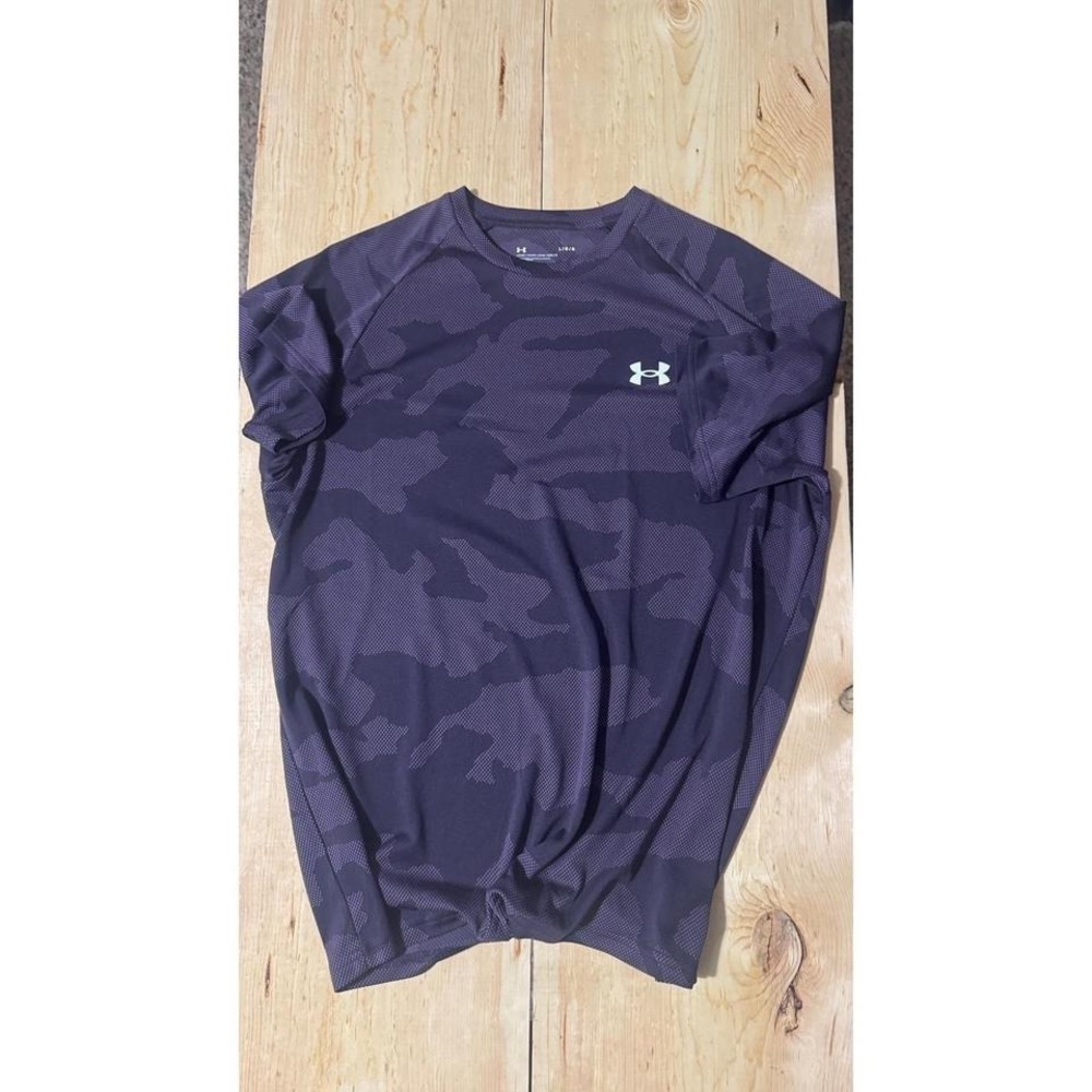 Under Armour Womens Purple Camo Loose Fit Short Sleeve Activewear‎ T-Shirt Large